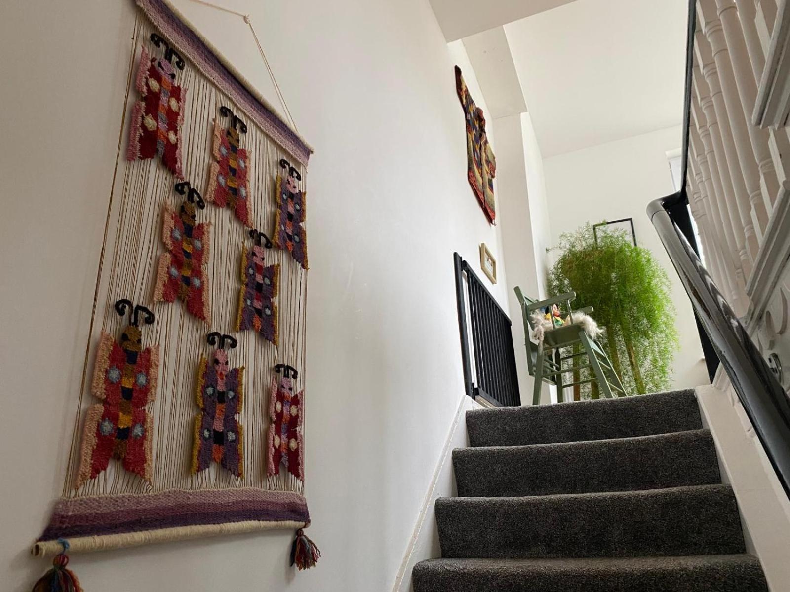 True Colours Apartment In Central Location Bangor  Kültér fotó